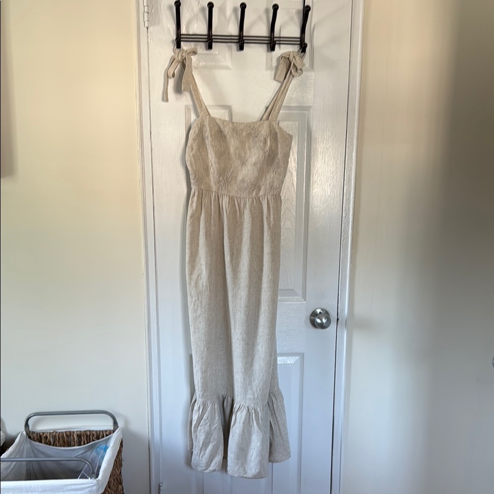 Elegant Cream Maxi Dress